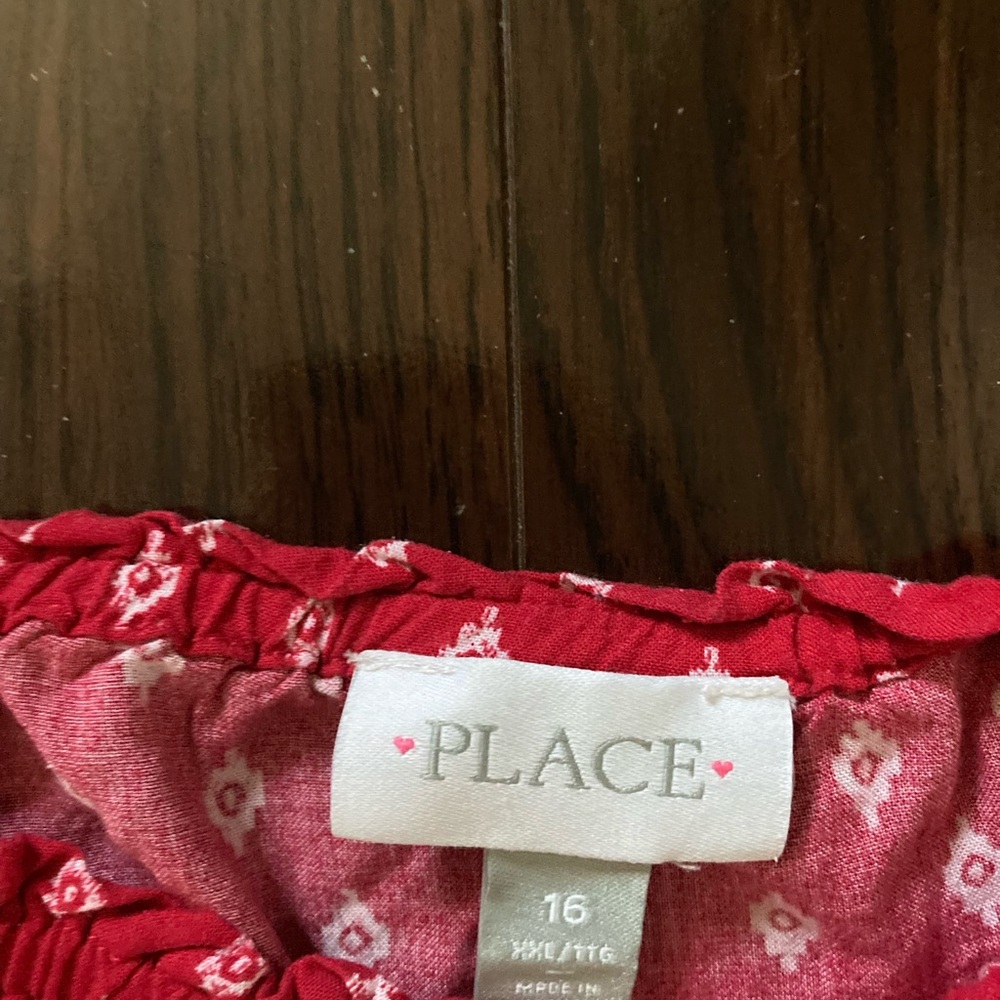 Red Patterned Off-Shoulder Romper - Picture 4 of 9